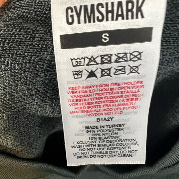 3/$30 🍂 Gymshark Adapt Seamless Ombre Long Sleeve Crop Top Black Gray - Picture 8 of 8